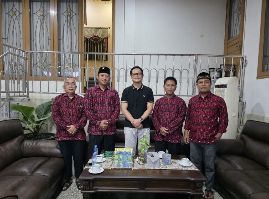 Ketua DPRD Kab. Paser, Hendra Wahyudi S.T, menerima audiensi DPD LDII Paser.