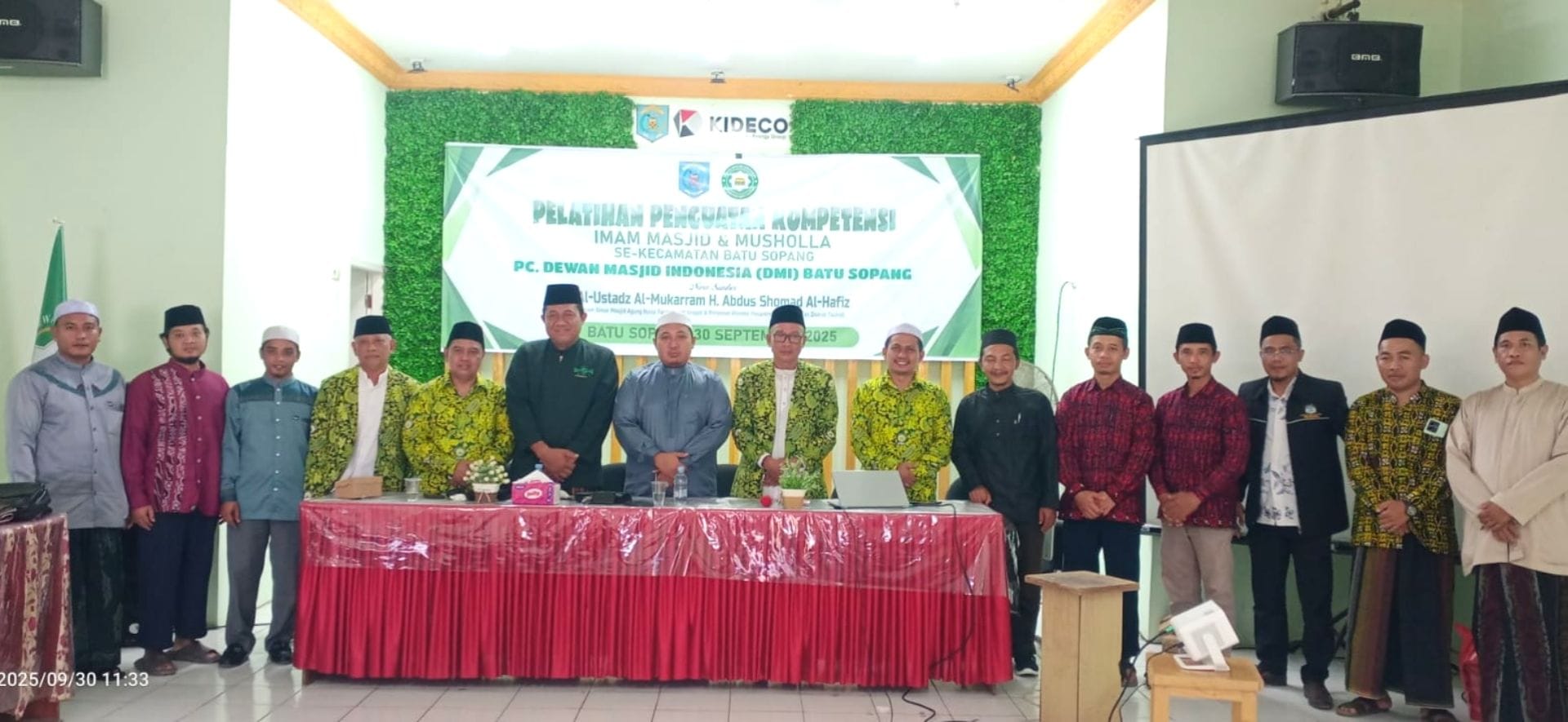 Foto para peserta pelatihan imam masjid di batusopang
