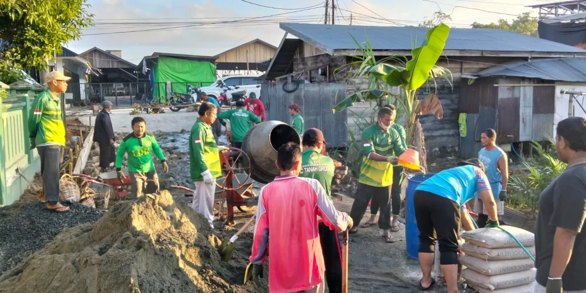 dokumentasi gotong royong pengecoran jaladokumenn swadaya oleh pac ldii sangkuriman dan anggota senkom