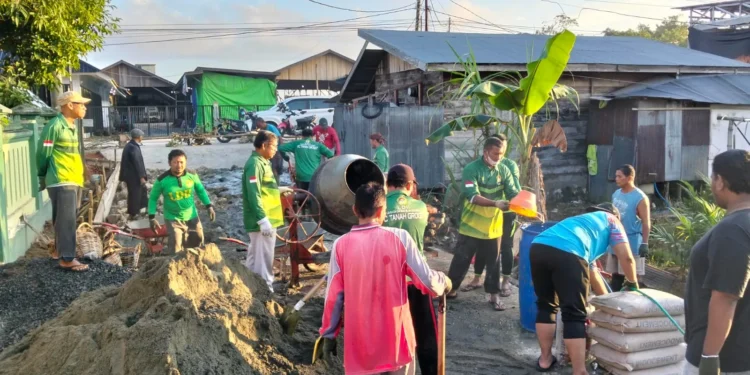 dokumentasi gotong royong pengecoran jaladokumenn swadaya oleh pac ldii sangkuriman dan anggota senkom