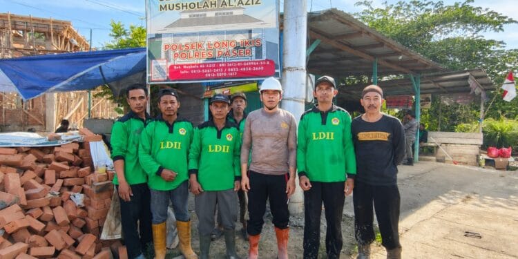 LDII Longikis dan Polsek Gotong Royong Cor Dak musala Al Azis